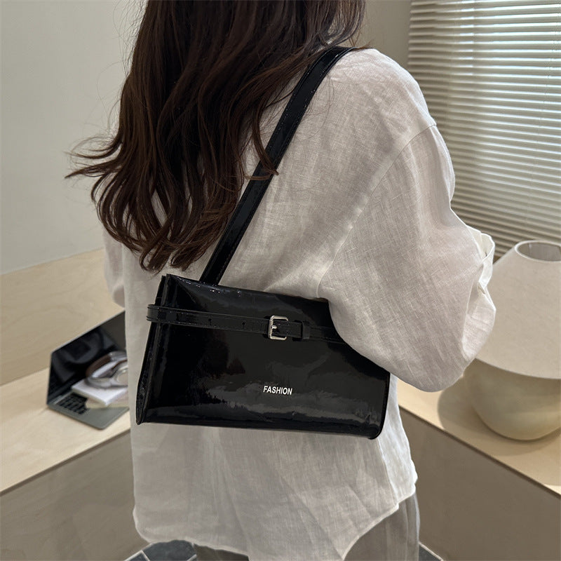 Elegante Handtasche aus Lackleder