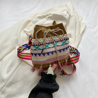 Bestickte Festival-Kordelzugtasche