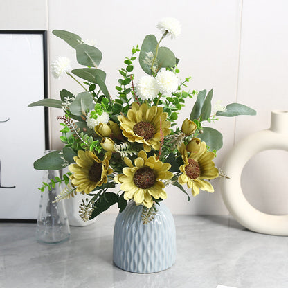 Dekorative Sonnenblumenblumenarrangement