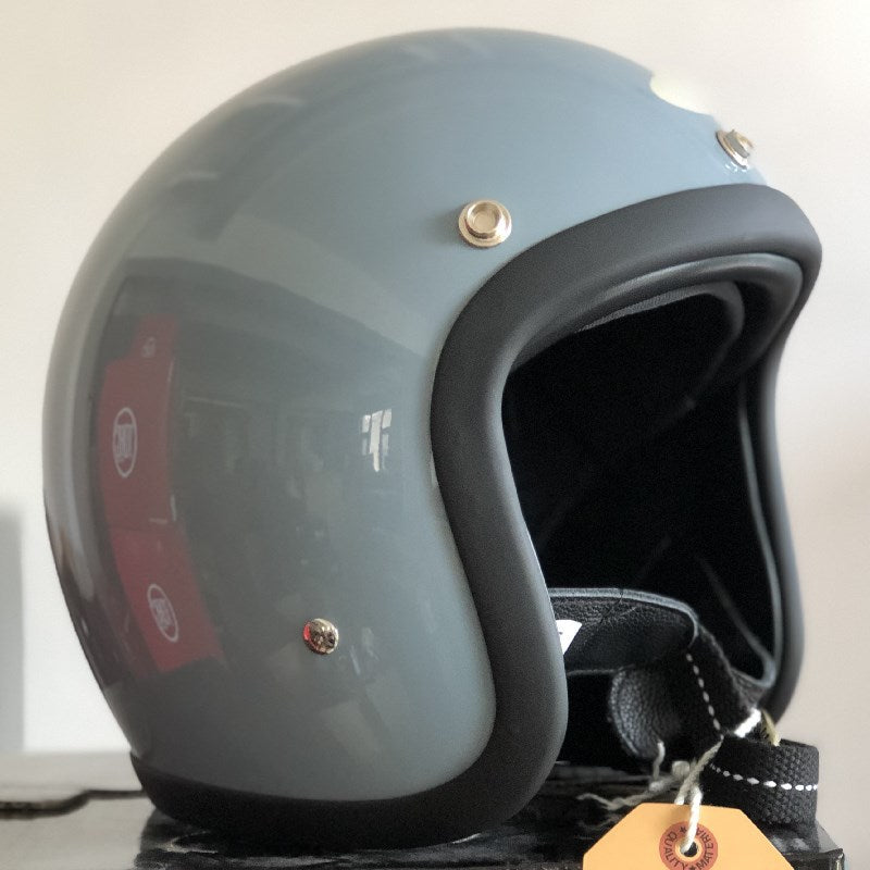 Klassischer Halbschalen-Motorradhelm Brehn