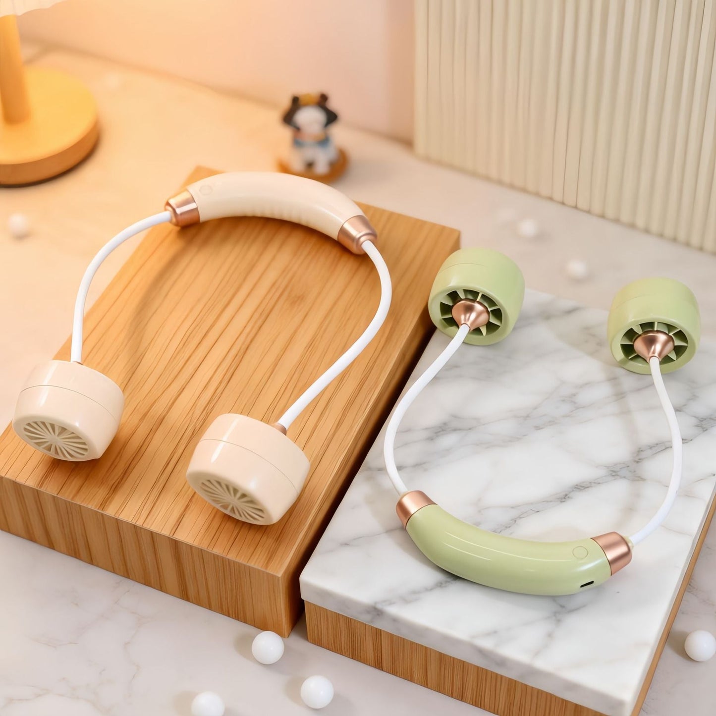 Frauen Tragbarer Halsventilator mit Flexiblem Arm und USB-Verbindung Brehn