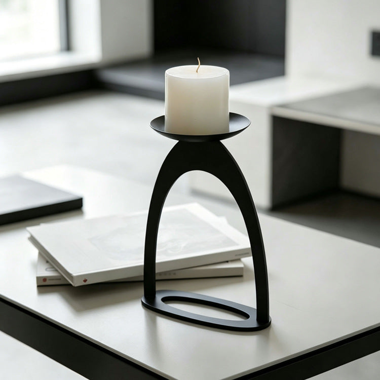 Zeitgenössischer minimalistischer Kerzenhalter