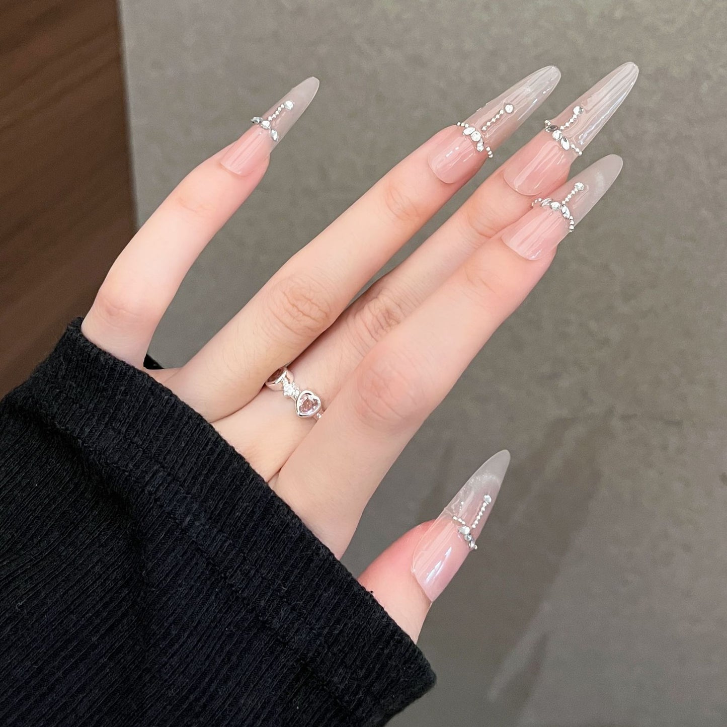 Elegante mit Strass akzentuierte Press-On Nägel Brehn