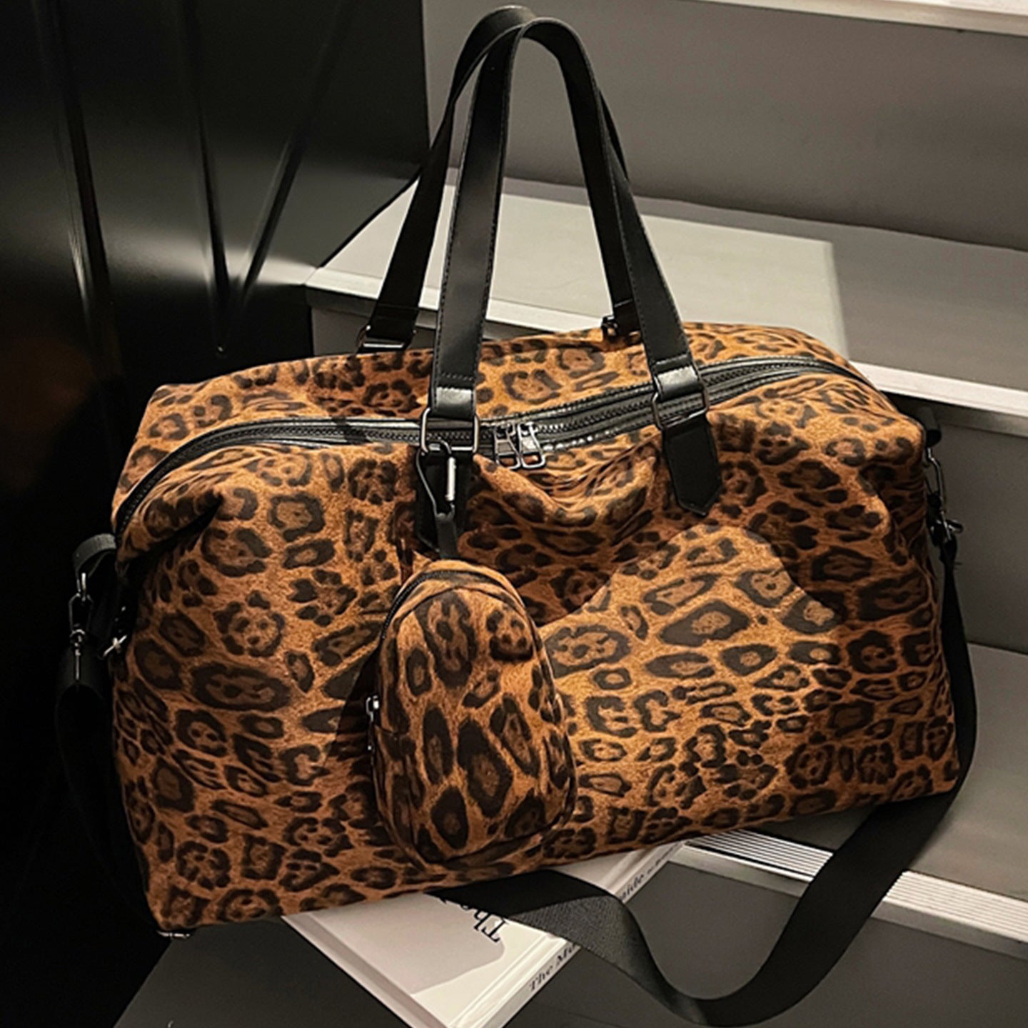 Wochenend-Reisetasche Im Modischen Leopardenmuster Brehn