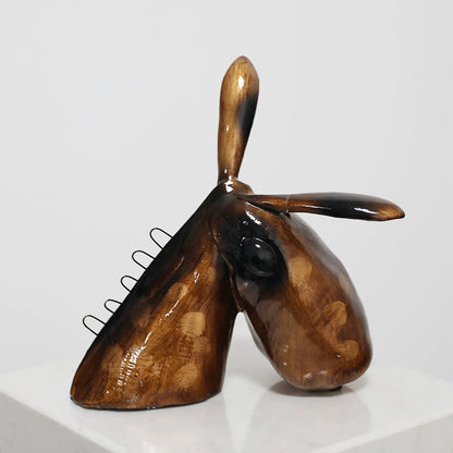 Moderne Pferdekopfskulptur