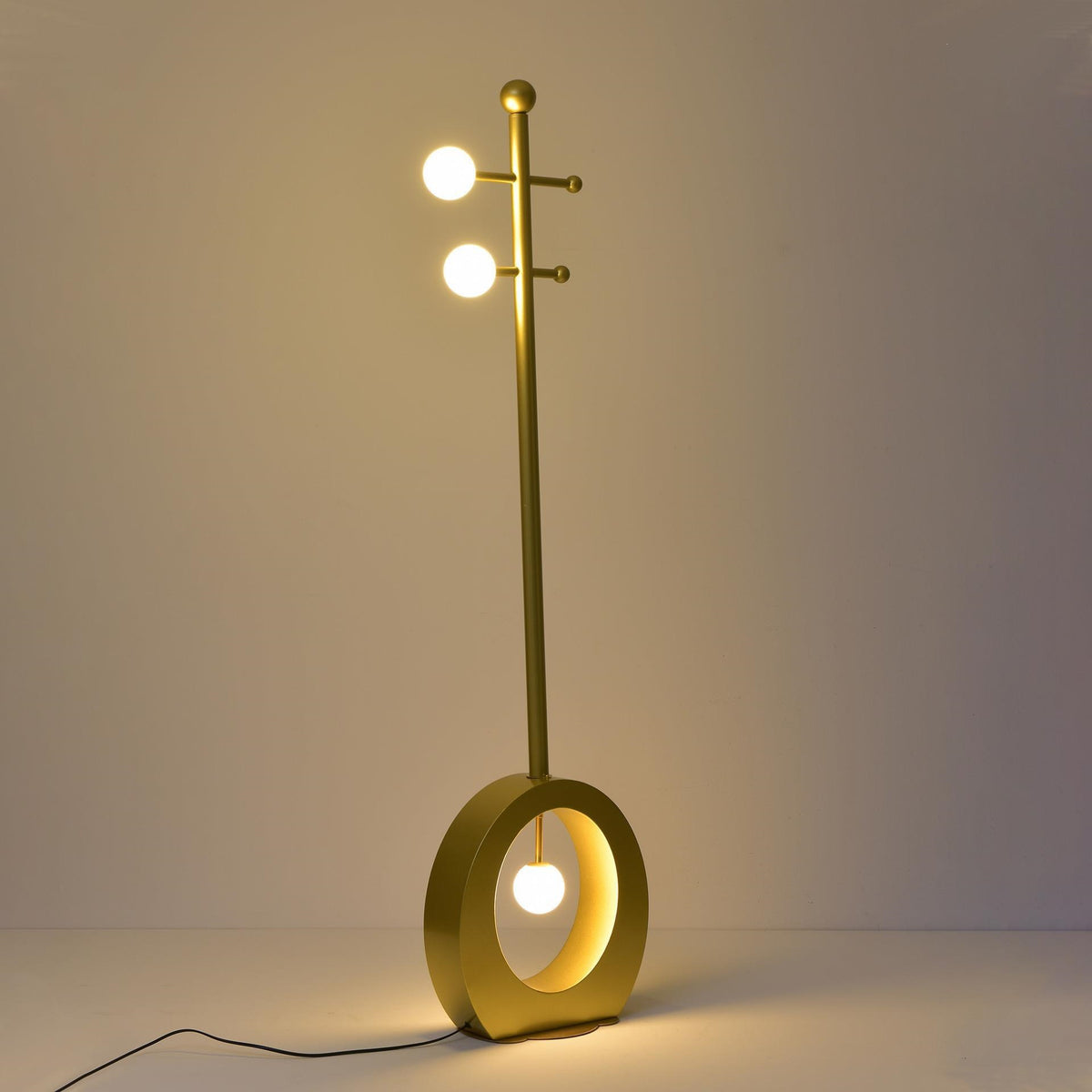 Zeitgenössische Kreis Stehlampe