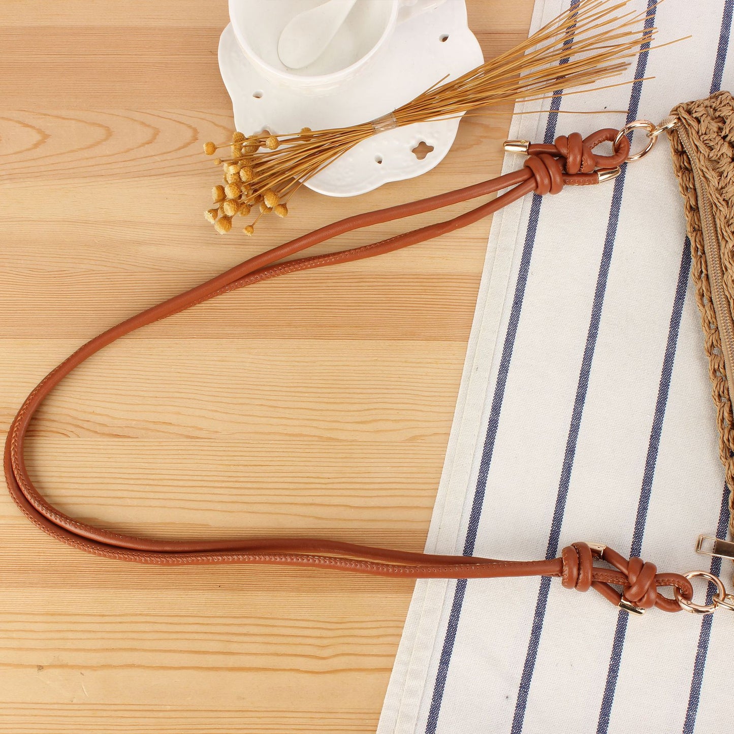 Handtasche Aus Geflochtenem Naturmaterial mit Elegantem Knopfverschluss Brehn