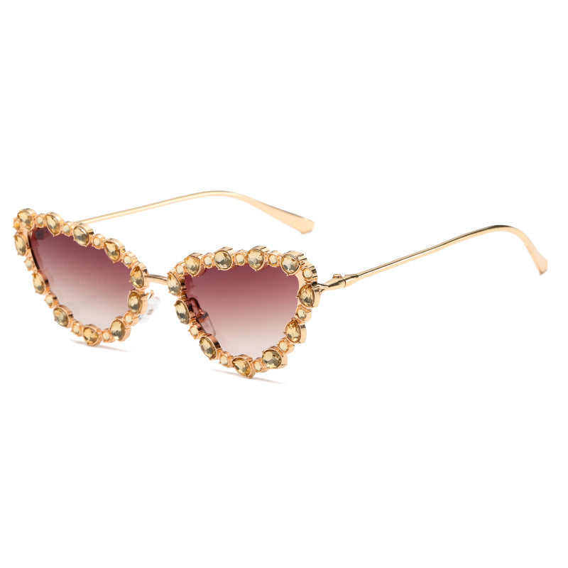 Damen Herzförmige Designer-Sonnenbrille mit glamourösem Kristallrahmen Brehn