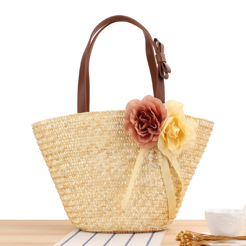 Elegante Strohtasche mit Floralem Dekor Brehn