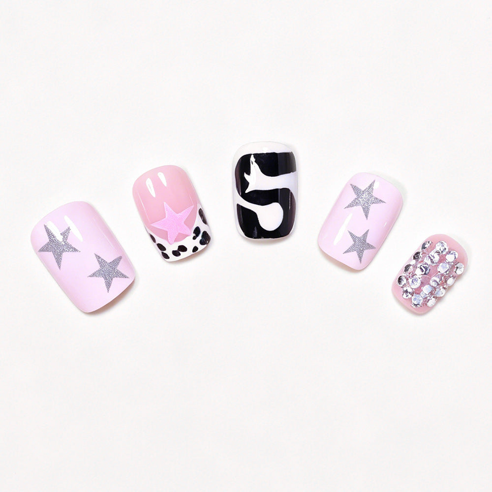 Künstlerisches Press-On Nagelkunstdesign Brehn