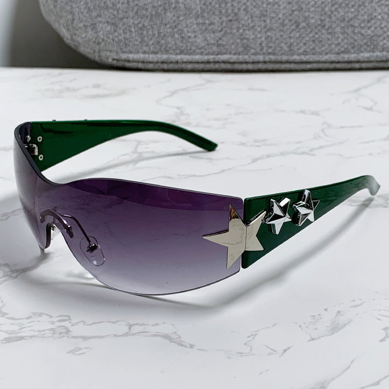 Damen stylische Sportsonnenbrille mit Drittelrahmen und auffälligen Sternenakzenten Brehn