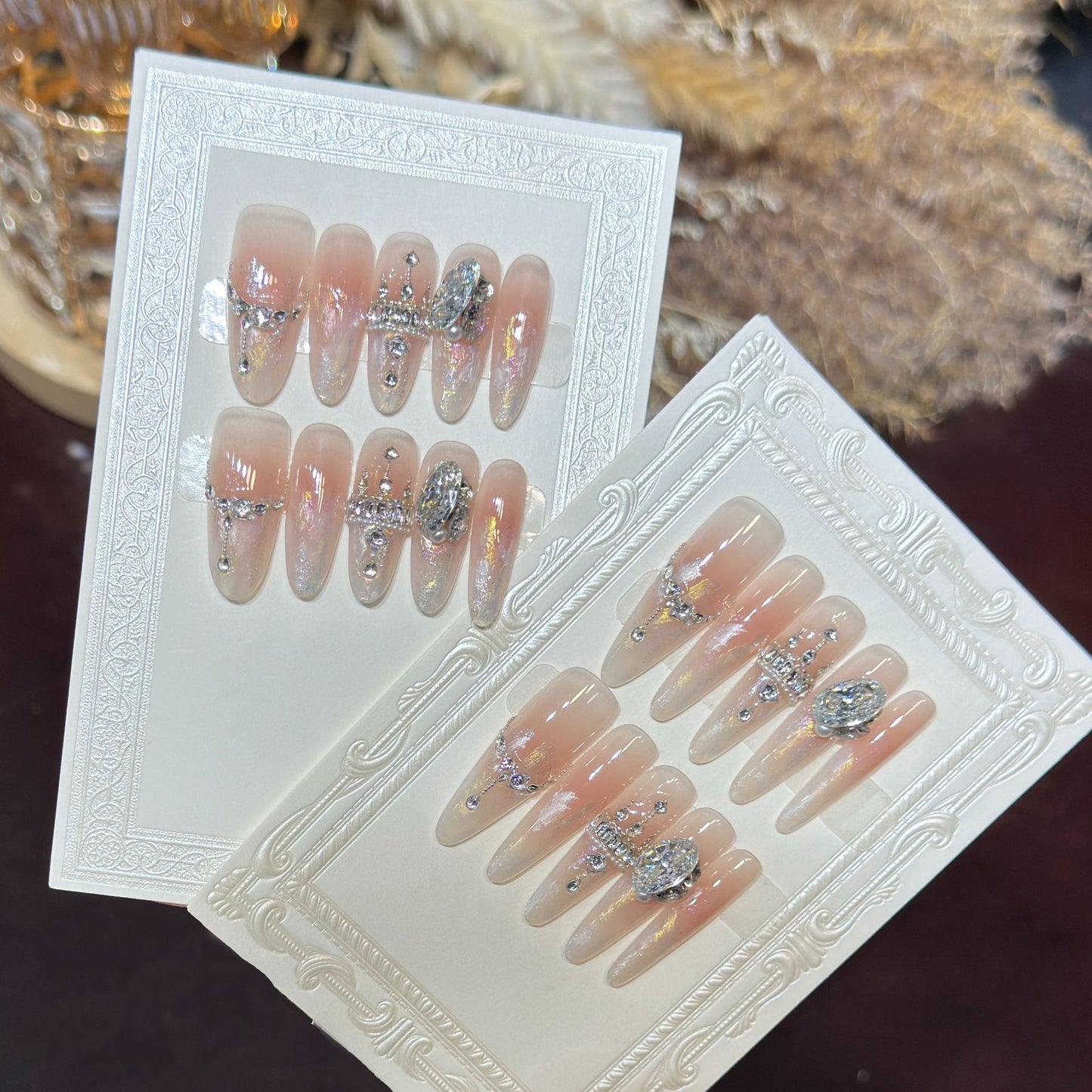 Dekoratives Stiletto Nagelkunstset Brehn