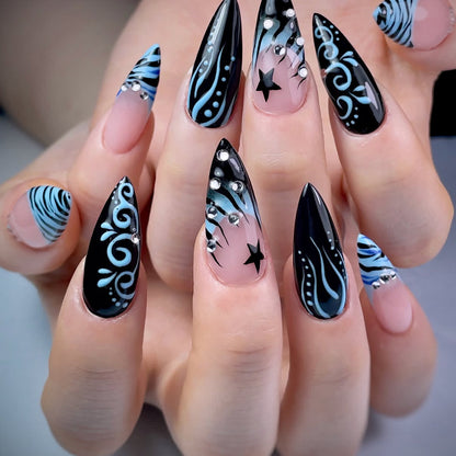 Künstlerische Stiletto-Nagelverlängerungen mit Strassakzenten Brehn