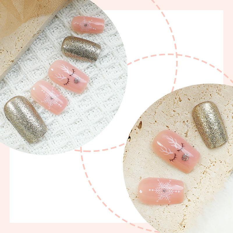Kunstnagelset mit funkelndem Glitzer und zarten Designs Brehn