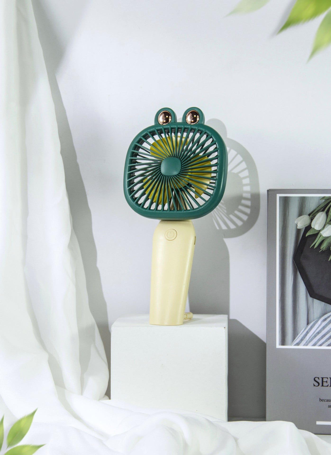 Kompakter wiederaufladbarer Handventilator Brehn