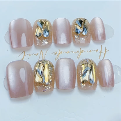 Handgefertigtes dekoratives Nagelset Brehn