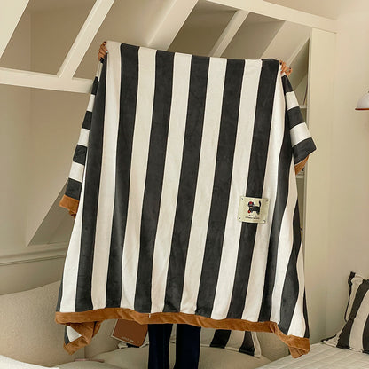 Oversized Gestreifter Plüsch Tragbarer Decken-Poncho