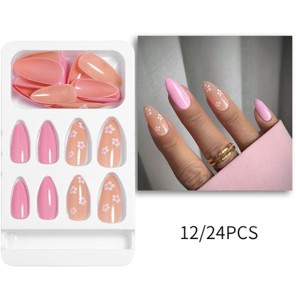 Kreatives Press-On Nageldesign Brehn