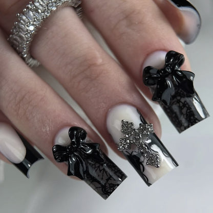 Gothic inspirierte Stiletto-Nagelkunst-Erweiterungen Brehn