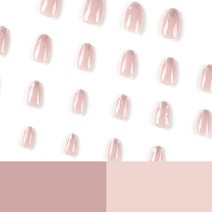 Kunstvolle Nagellack-Applikationen mit elegantem Glitzer-Finish Brehn