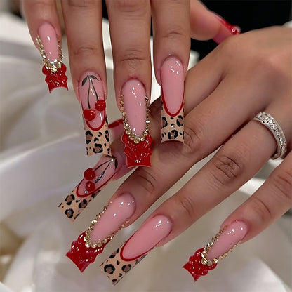 Kunstvolle Nagelspitzen mit Herbstmotiven Brehn