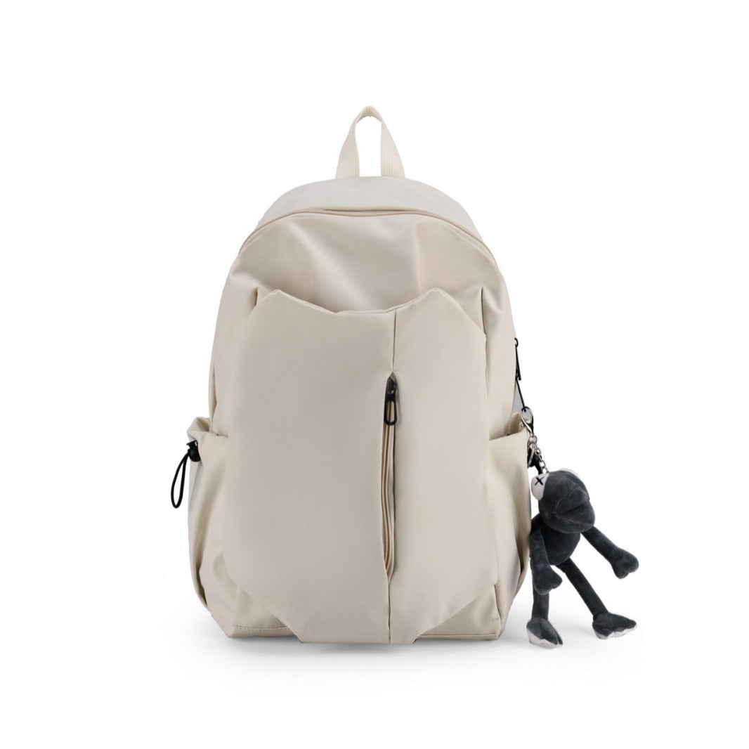 Rucksack mit Vielseitigen Fächern und Charmantem Anhänger Brehn