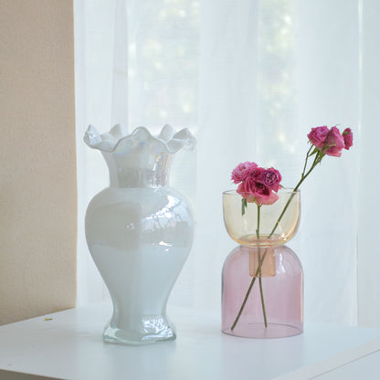 Handgeblasene Rüschenglasvase mit Ombre-Pink-Ivory-Finish Brehn