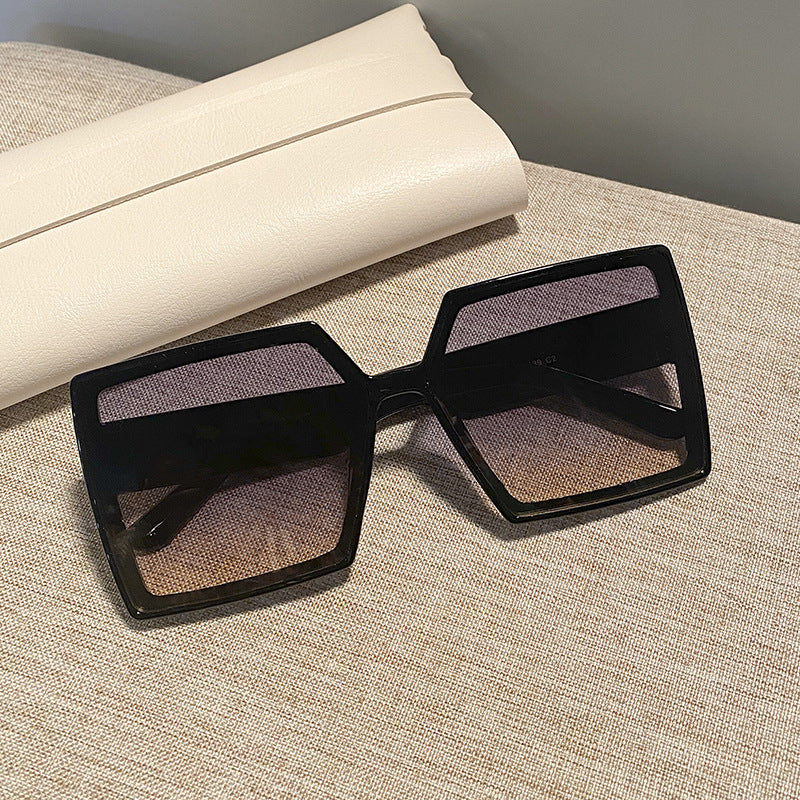 Damen quadratische Sonnenbrille mit robustem Rahmen und stylischem Design Brehn