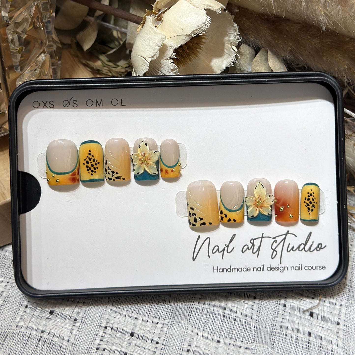 Blumenmotiv Press-On Nagelkunst Set Brehn