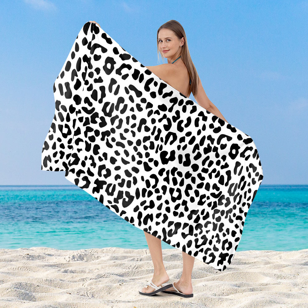 Strandtuch mit künstlerischem Mandala-Design Brehn