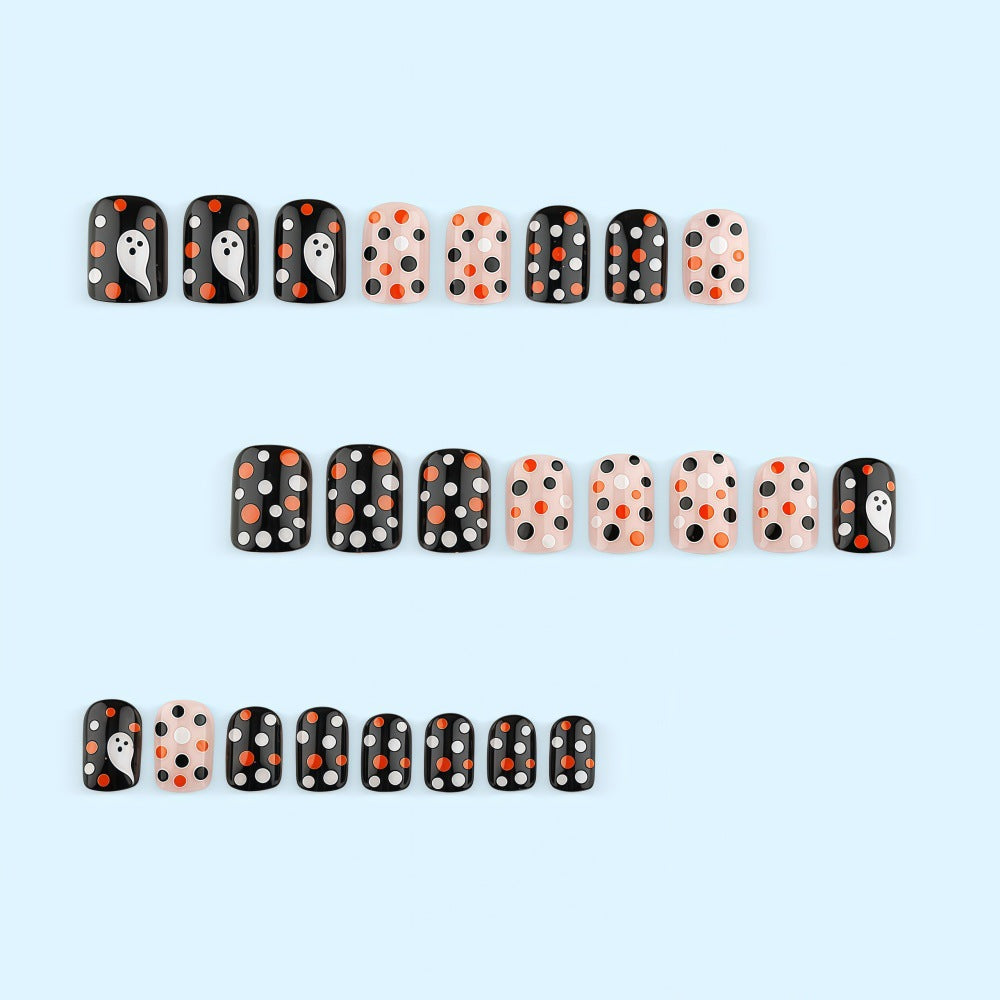 Kunstnagelset mit Halloween-Motiv und verspieltem Design Brehn