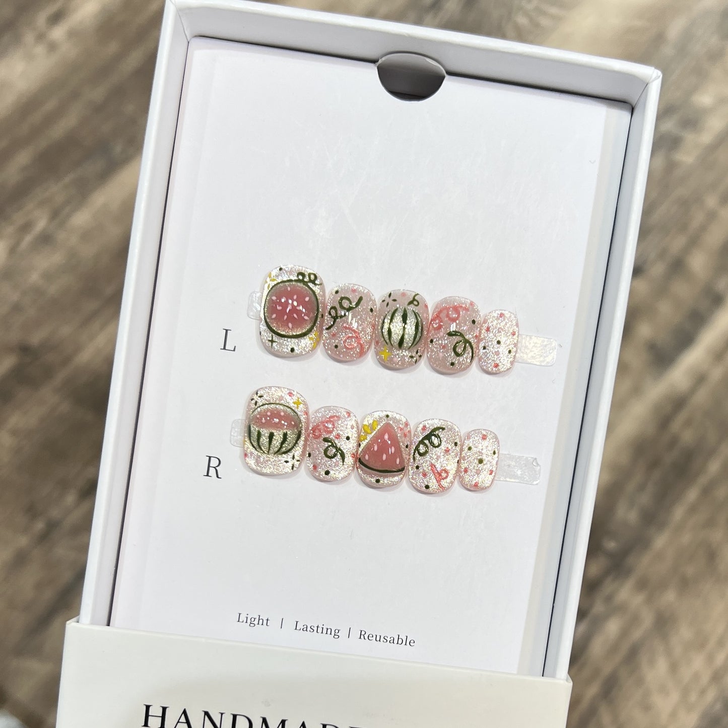 Dekorativer Floral Stiletto Press-On Nail Set Brehn