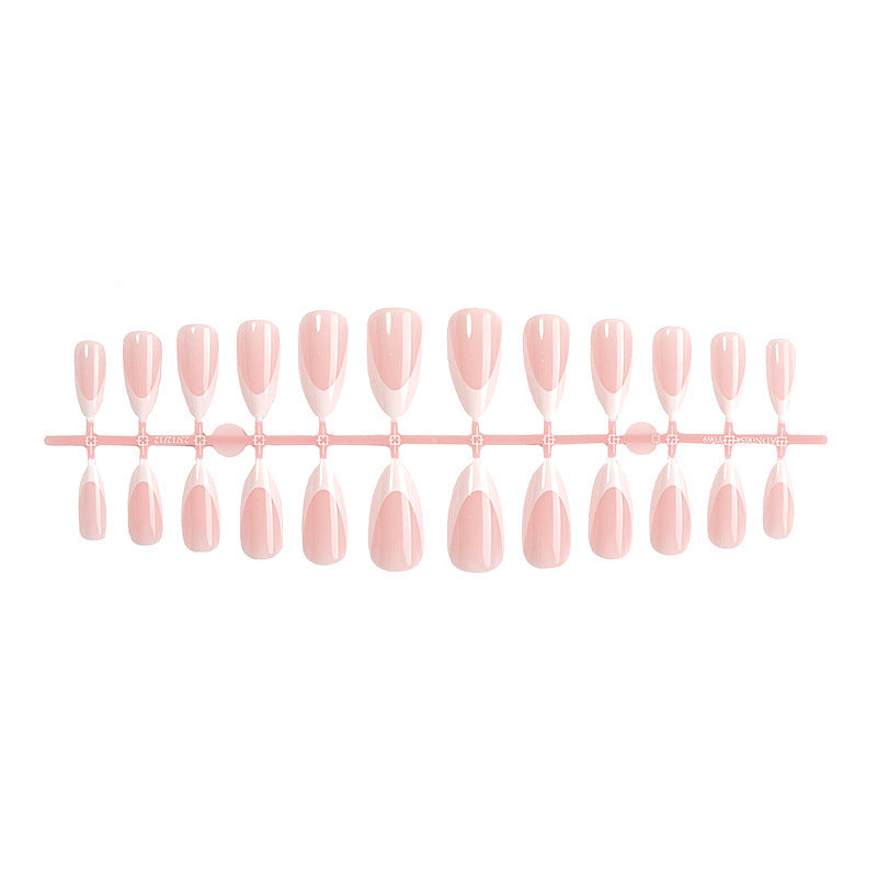Kunstnagelset mit trendigem, minimalistischen Design Brehn