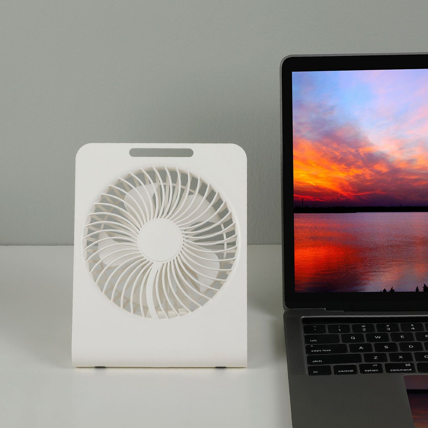 Tragbarer wiederaufladbarer Tischventilator Brehn