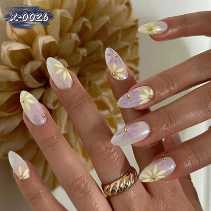 Elegante Florale Acryl Nagelkunst
