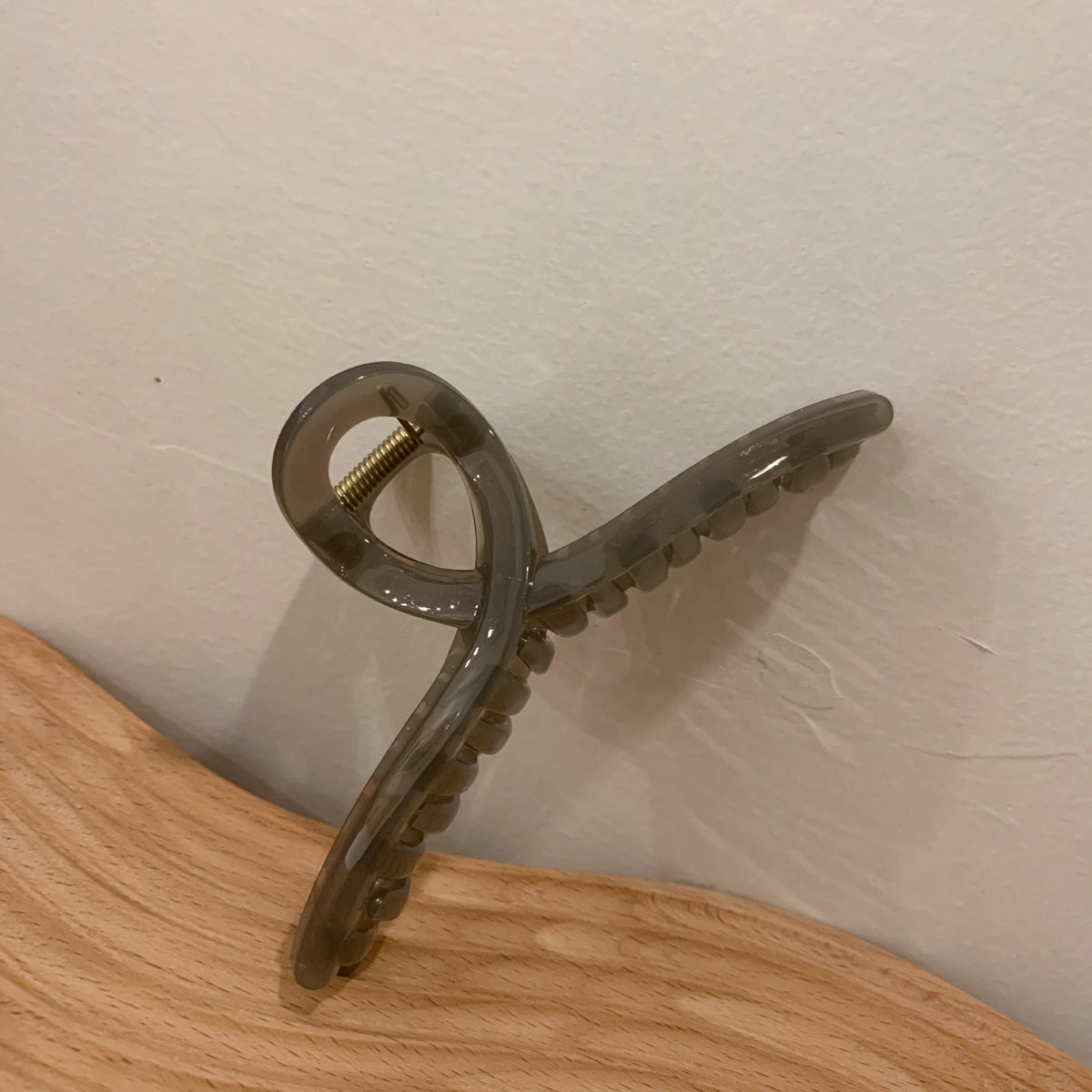 Oversized Wellen-Design Haarkrallenclip Brehn