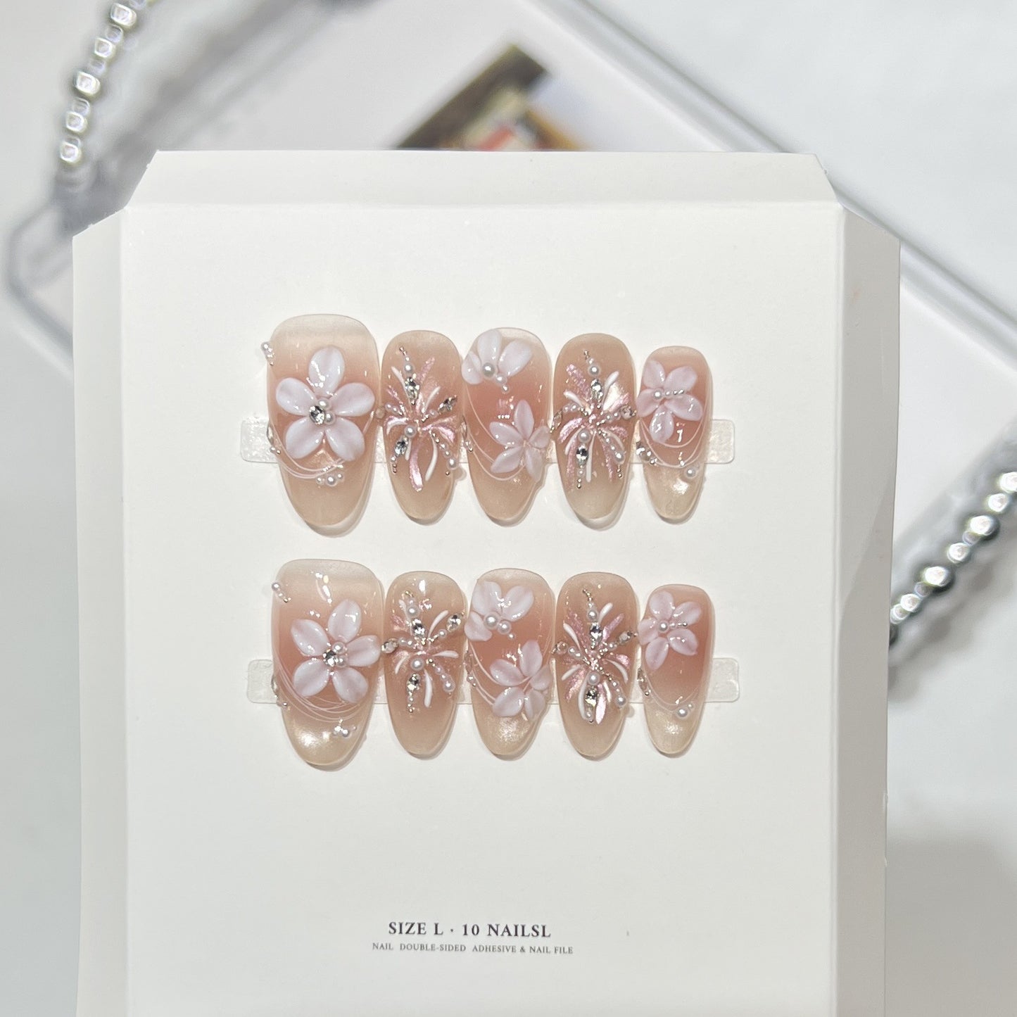 Dekoratives Floral Press-On Nagelkunst-Set Brehn