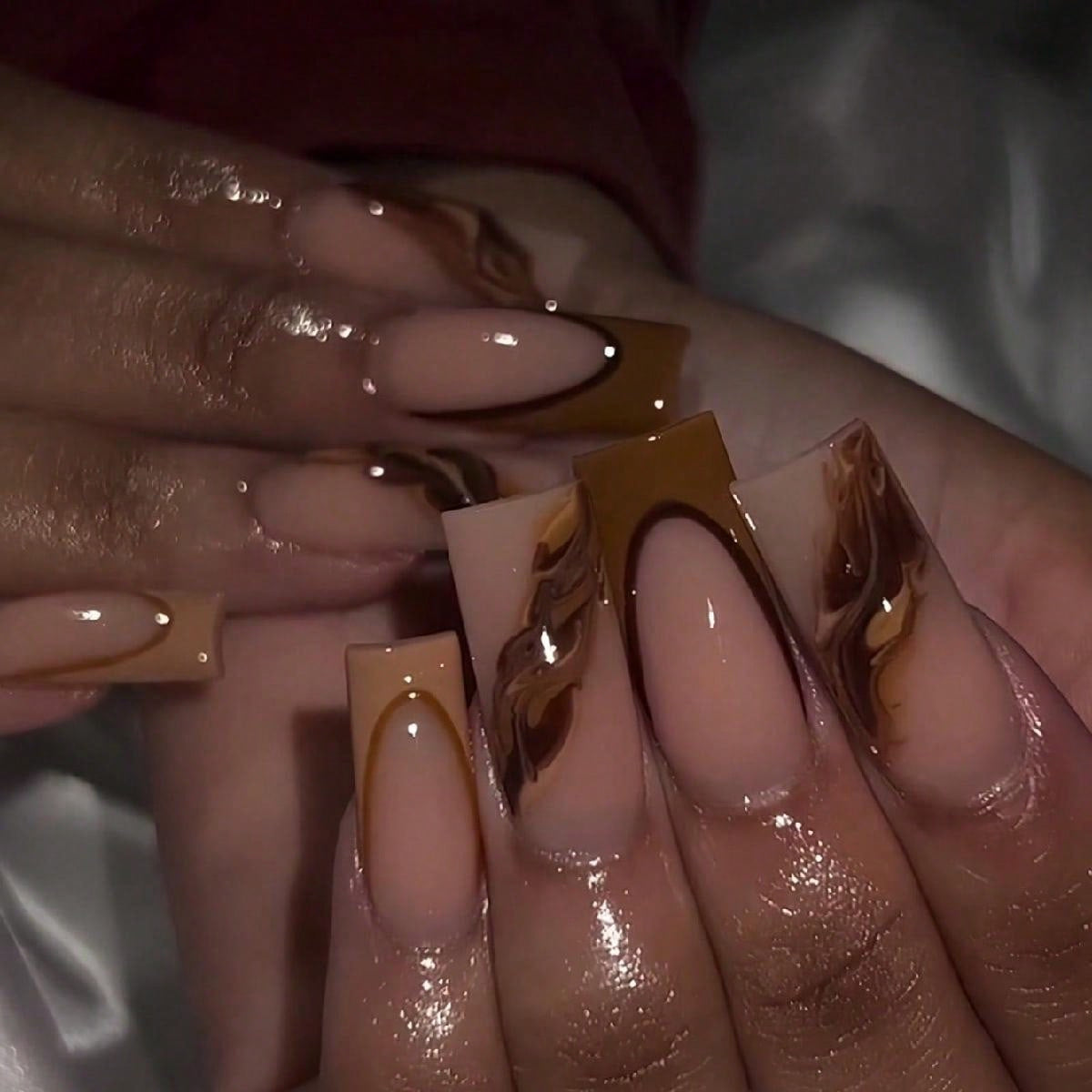 Künstlerische Marmor-Nagelverzierungen Brehn
