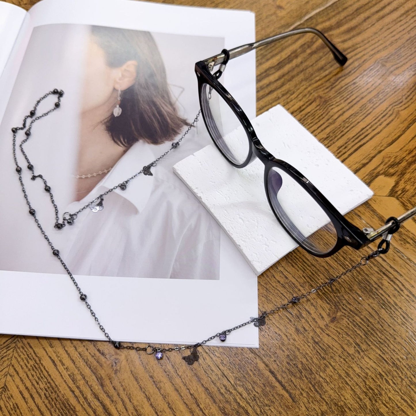 Butterfly Charm Eyewear Chain Brehn