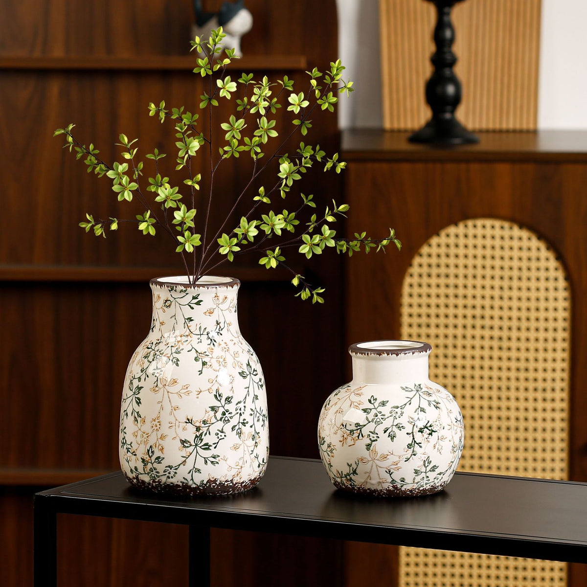 Elegante und kunstvoll verzierte Keramikvase Brehn