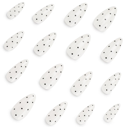 Kunstvolle Nagelverlängerungen mit Polka-Dots Brehn