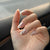 Elegantes dekoratives Press-On-Nagelset mit Strass-Akzenten Brehn