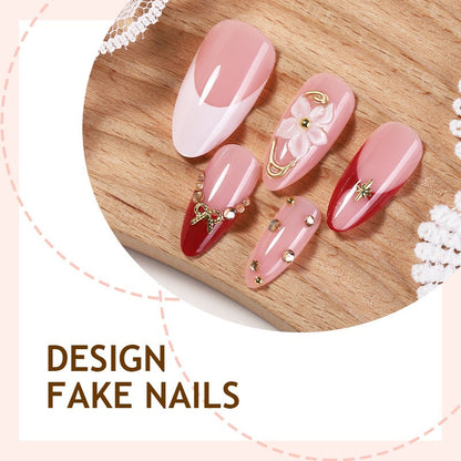 Kunstnagelset mit floralen Akzenten und glamourösen Designs Brehn