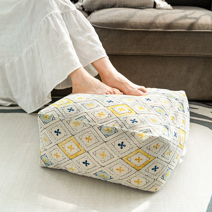 Sitzpouf aus gewebtem Baumwollmix mit gestepptem Diamant-Relief Brehn