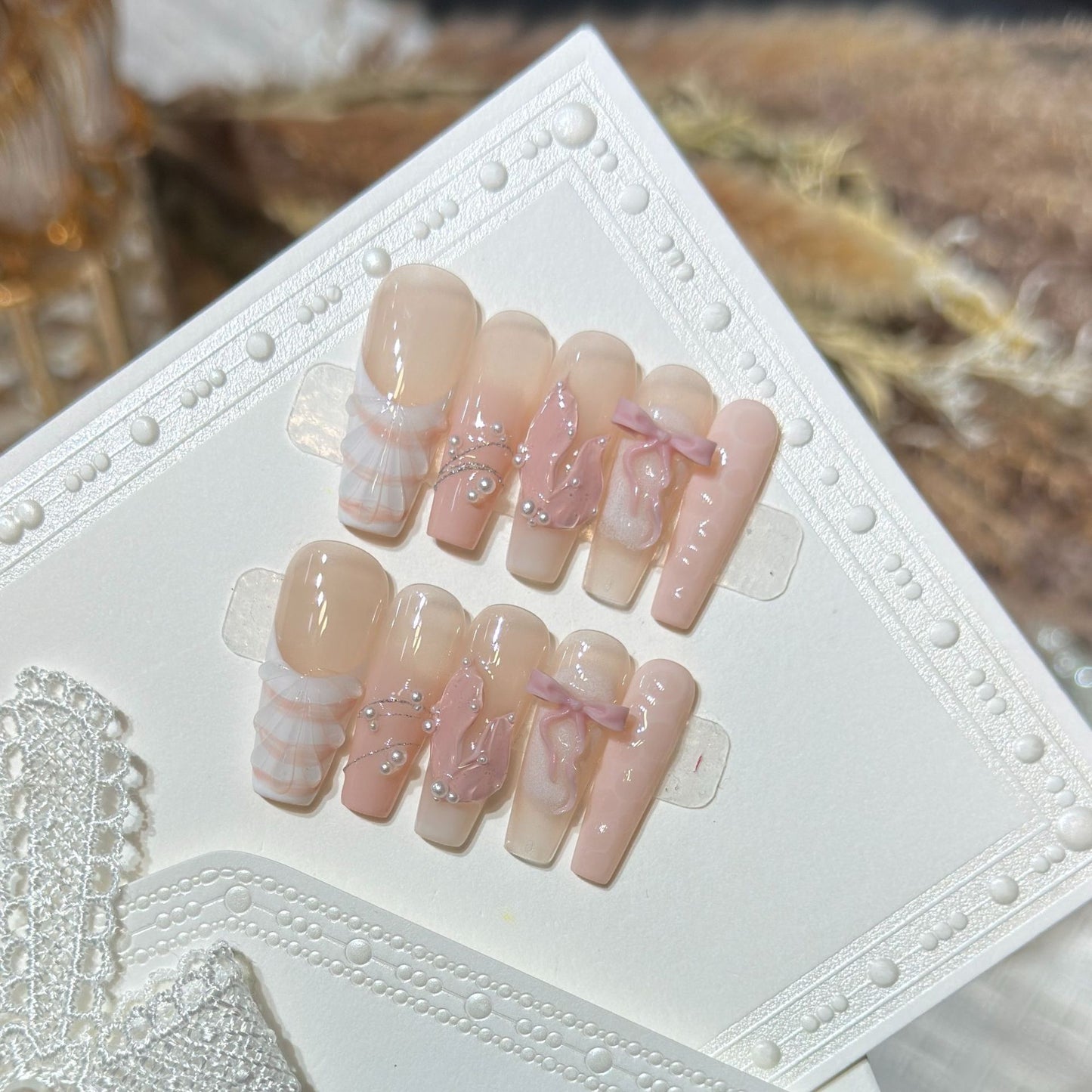 Künstlerisches dekoratives Press-On-Nagelset Brehn