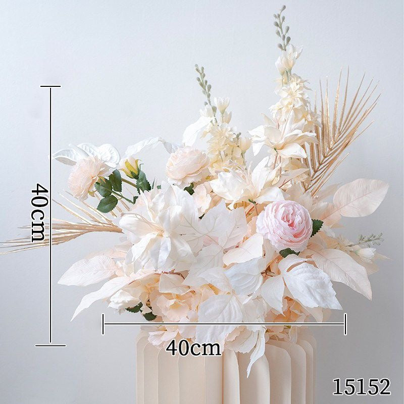 Lebensechte Blumenarrangement-Darstellung