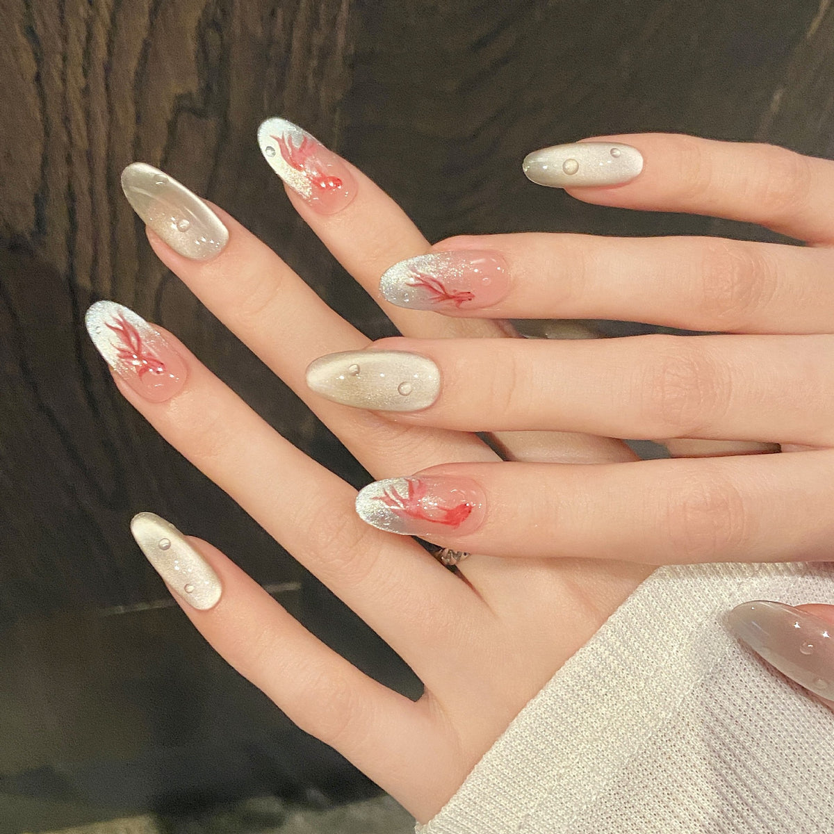 Künstlerisches Press-On Nagelset mit einzigartigem Fischdesign