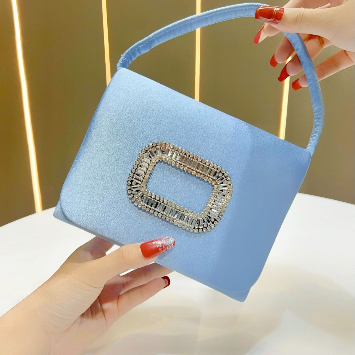 Stilvolle Satin Abendtasche