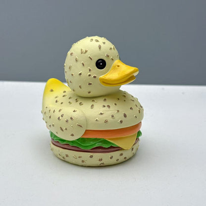 Lustige Gummiente im Hamburger Design Brehn