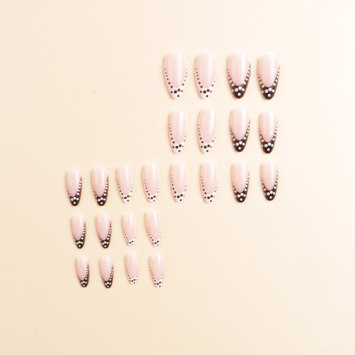 Elegante künstlerische Nagelverlängerungen Brehn